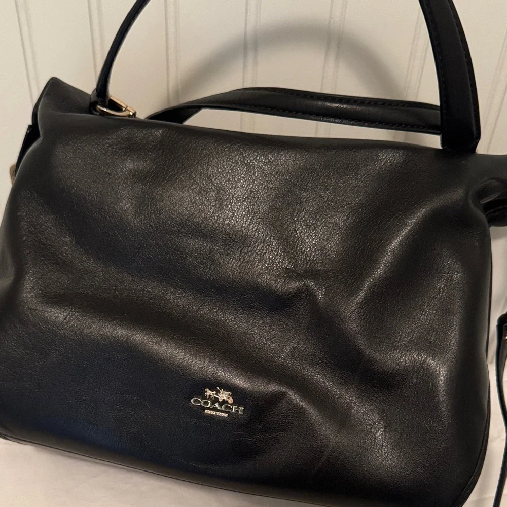 Coach Black Leather Hobo Shoulder Bag with Gold Hardware - Picture 5 of 7